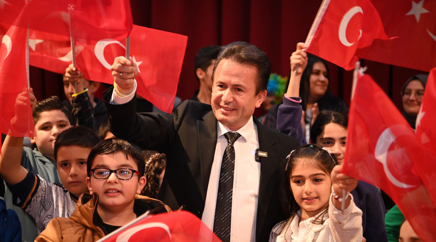 Tuzla’da çocuklar karne coşkusunu Başkan Yazıcı ile yaşadı