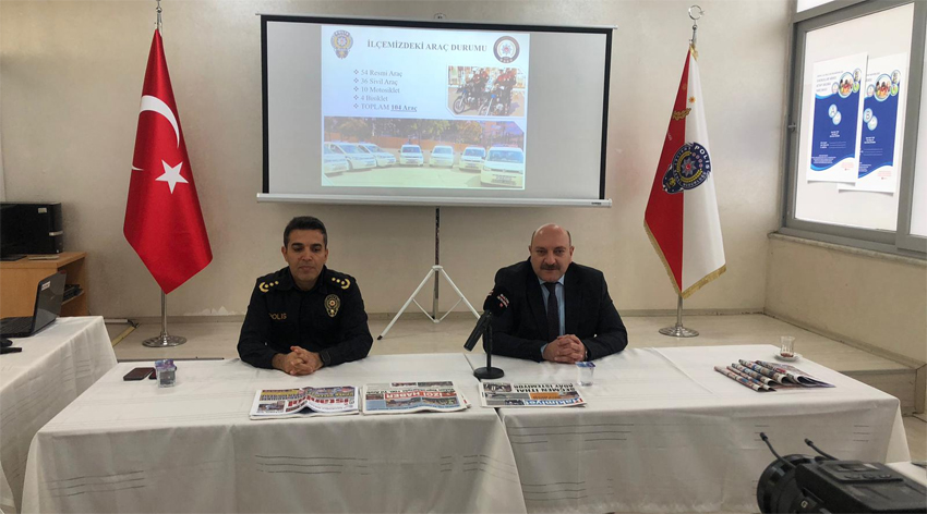 Kartal Kaymakamı muhtar ve gazetecilerle buluştu