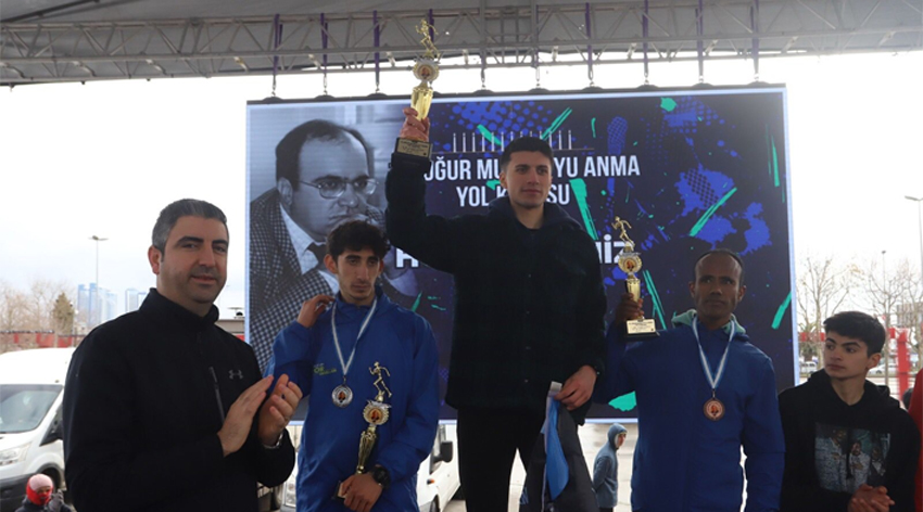 13. Uğur Mumcu’yu anma koşusu Kartal’da yapıldı