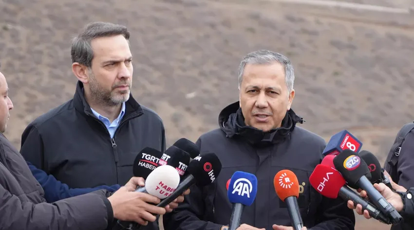 Erzincan’daki maden faciasında toprak tahliyesi nasıl yapılıyor?