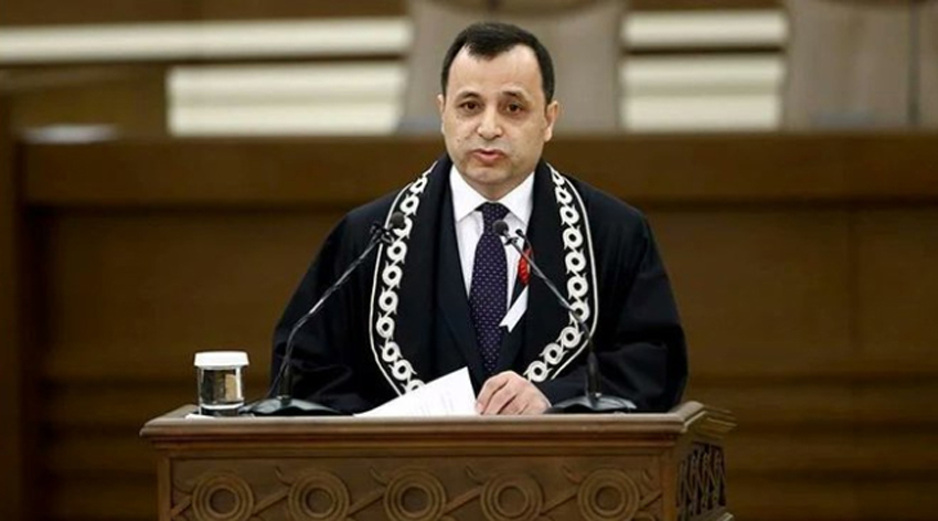 AYM Başkanı Arslan’dan sert çıkış!