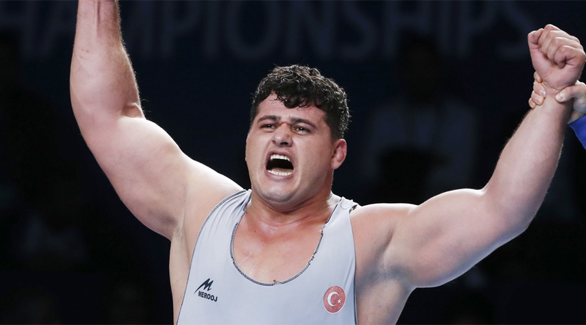 Rıza Kayaalp kimdir ?