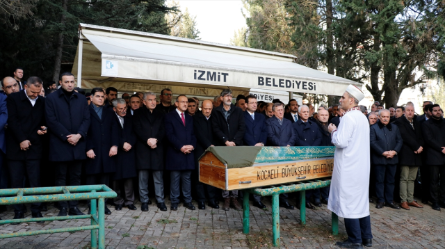 Akşener ve İmamoğlu afiş krizinin ardından ilk kez cenaze töreninde bir araya geldi