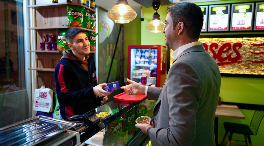 Kartal Belediyesi’nden kandil simidi ikramı