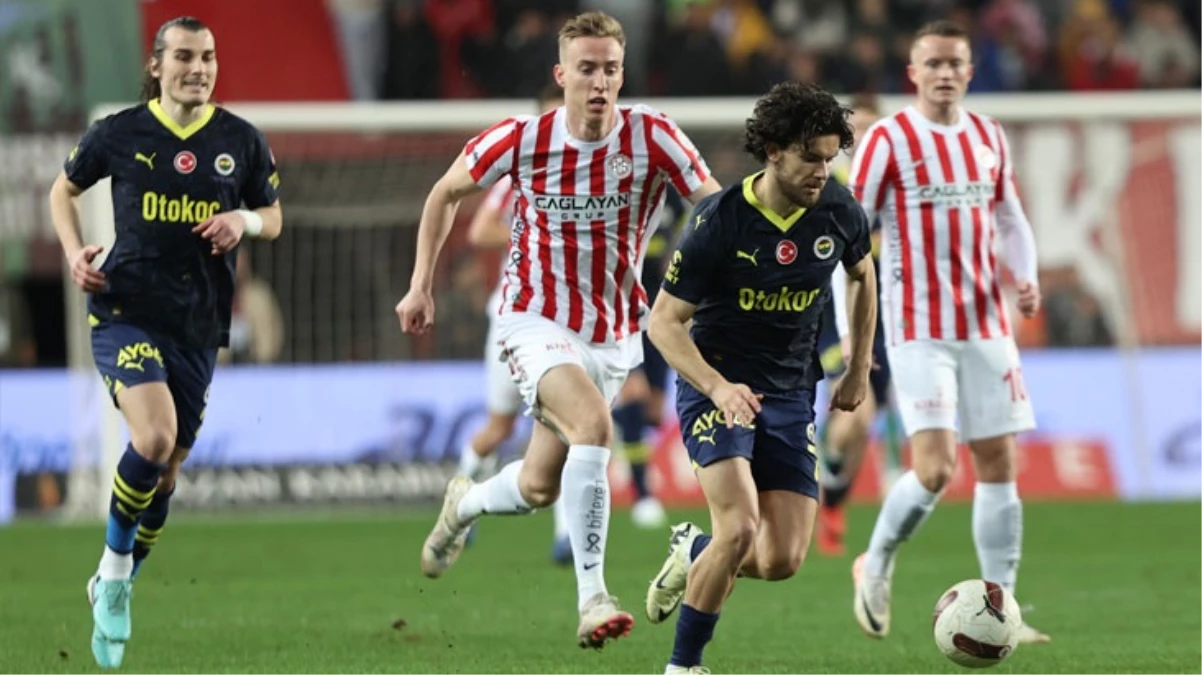 Fenerbahçe, Antalyaspor’u deplasmanda devirdi