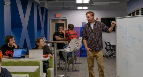 Hüseyin Karakaya gençler girişimcilik merkezinde üretecek