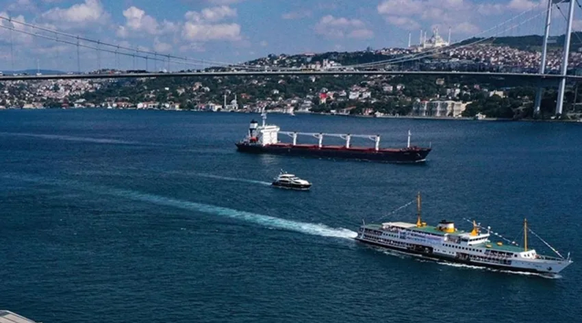 İstanbul Boğazı’nda yat yarışı!