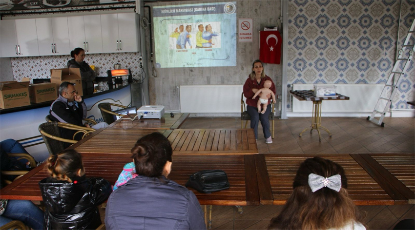 Kartal Belediyesi’nden site sakinlerine ilk yardım eğitimi