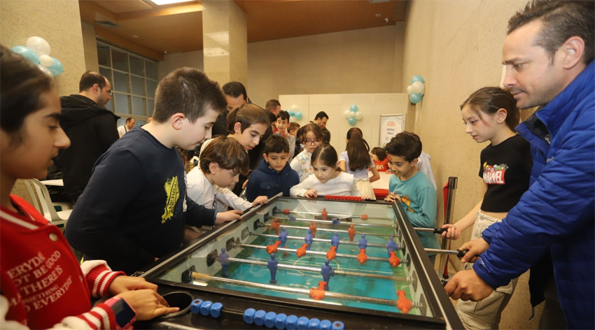 Kartallı Belediyesi kreş öğrencileri mezunlar buluşmasında bir arada