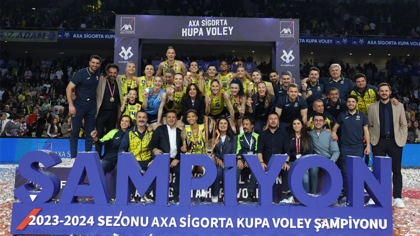 Fenerbahçe, Eczacıbaşı’nı yenerek kupayı kaldırdı