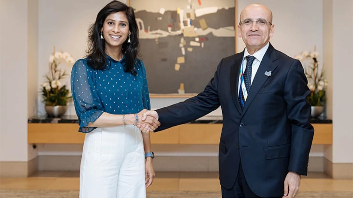 IMF Başkan Yardımcısı Mehmet Şimşek’i paylaştı