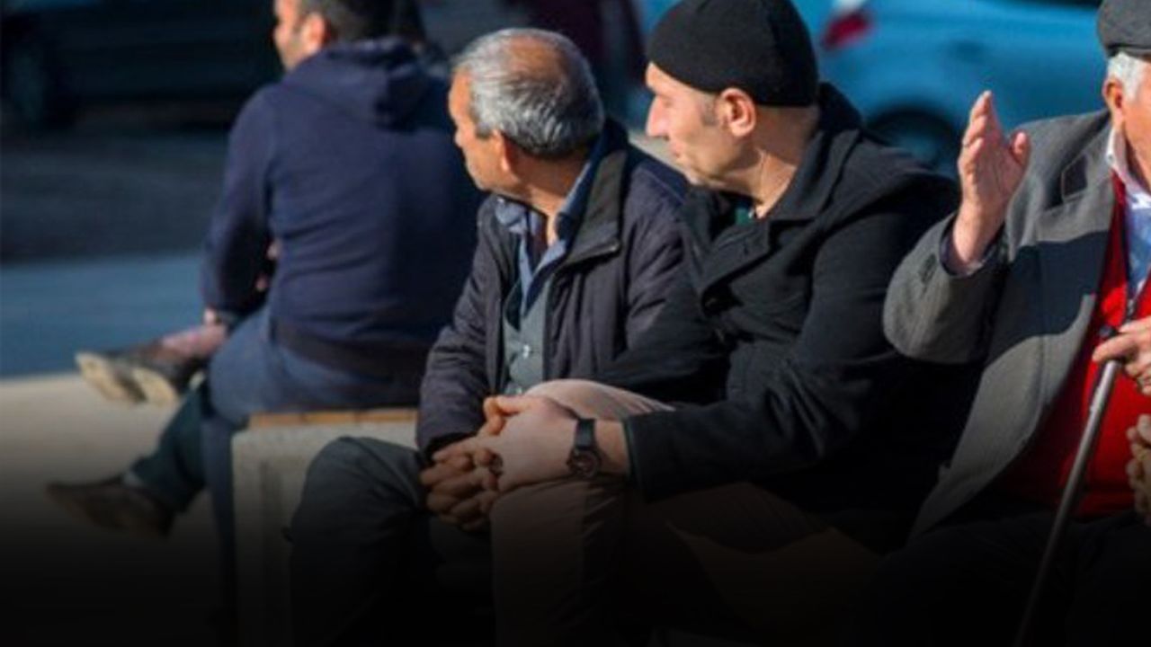 Emekliler Partisi emeklilerden şikâyetçi oldu!