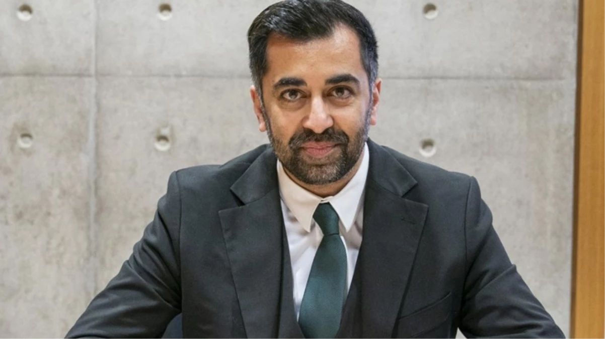 Müslüman Başbakan Hamza Yusuf görevinden istifa etti