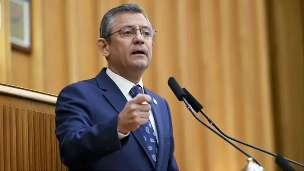 Özgür Özel  Cumhurbaşkanı Erdoğan’a Ecevit’e söylediği sözlerle yüklendi