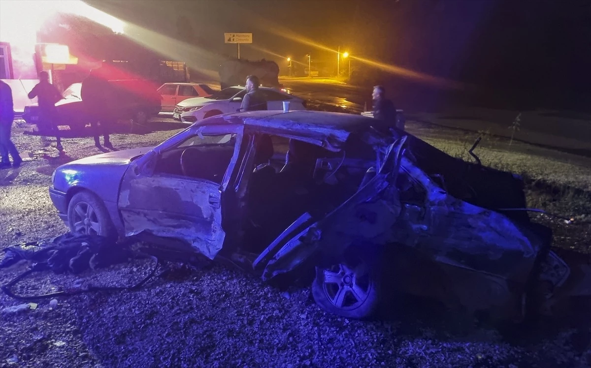 Düzce’de otomobil ile tır çarpıştı: 5 yaralı