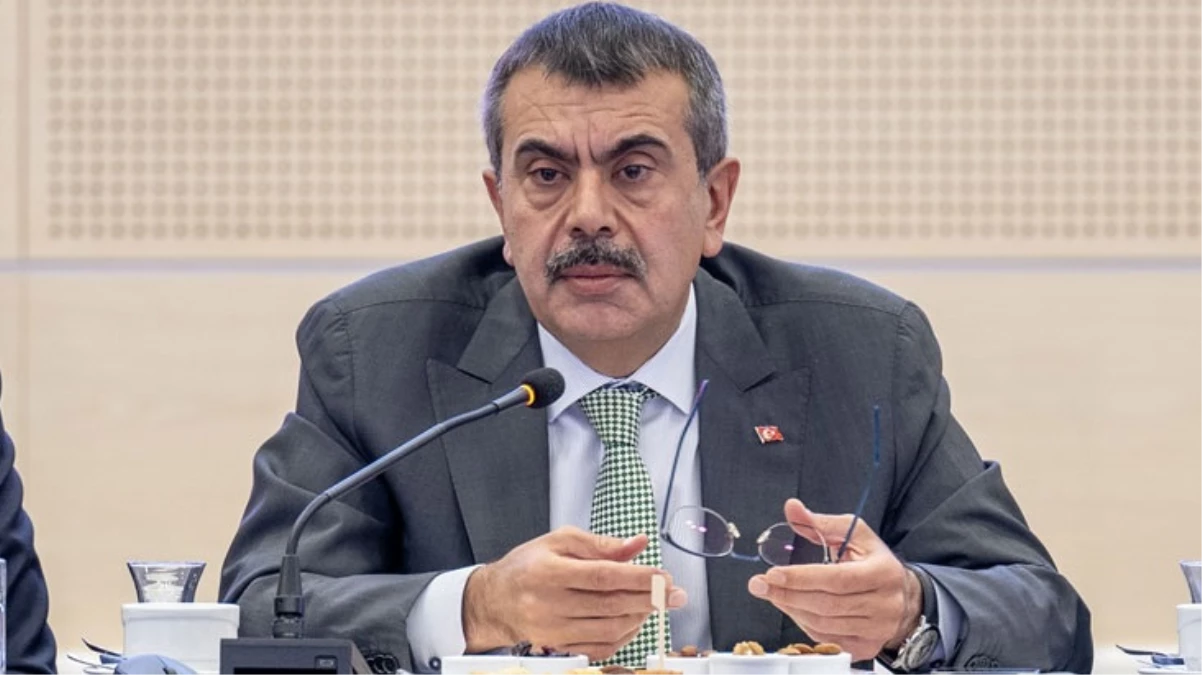 Yusuf Tekin Cemaatçi misiniz sorusuna ne dedi?