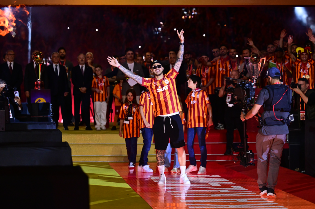 İcardi Fenerbahçelileri çıldırtmaya devam ediyor!