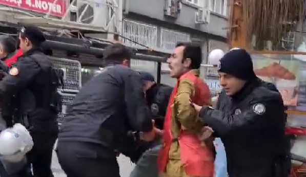 Beşiktaş'tan Taksim'e yürümek isteyen Halkın Kurtuluş Partisi'nin 20 üyesi gözaltına alındı