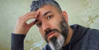 Tolga Akış kimdir ?