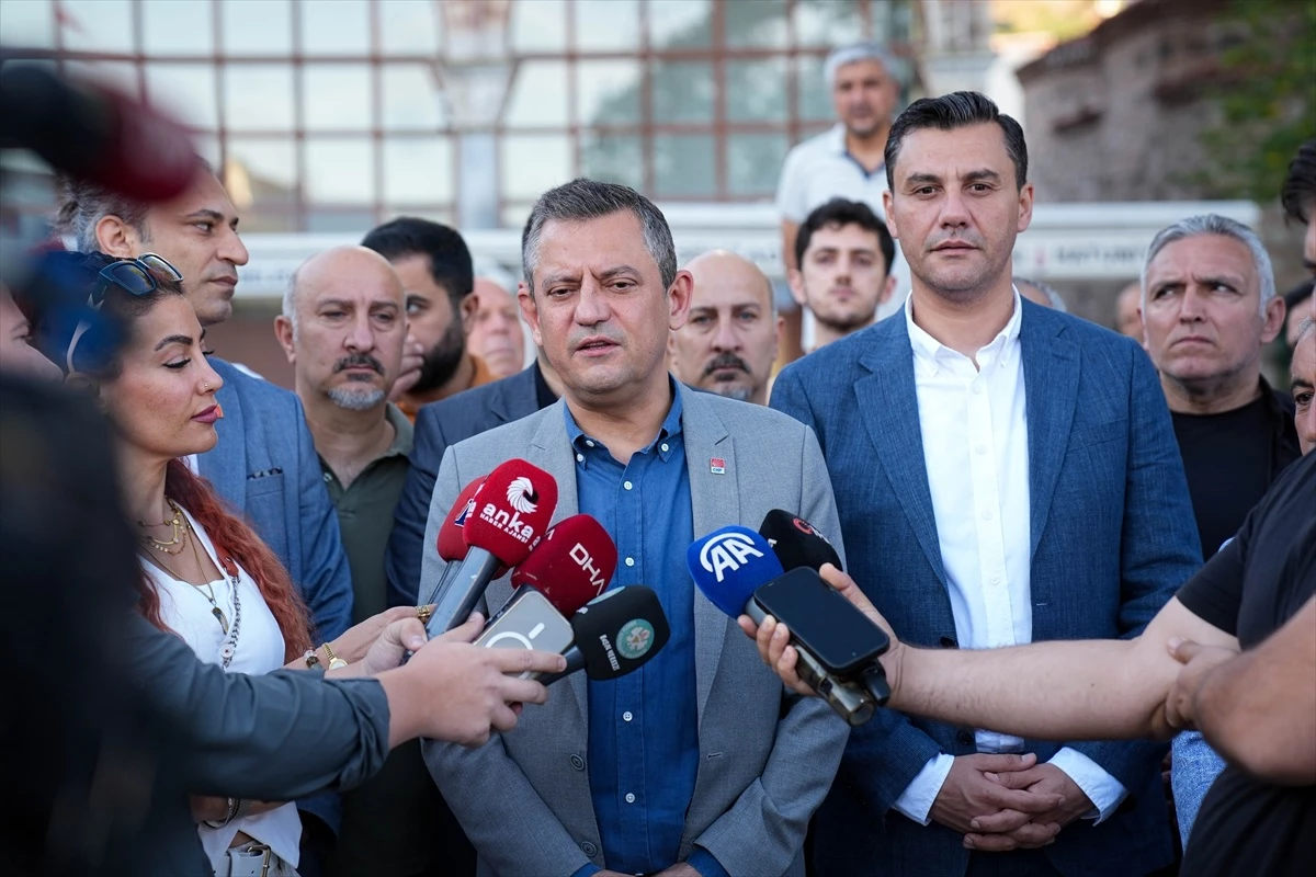 Özgür Özel ‘Emekliye ve asgari ücrete yeterli zam yapılsın’