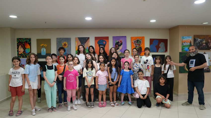 ‘Renklerin İçinde’ Sergisi Kartal’da sanatseverlerle buluştu