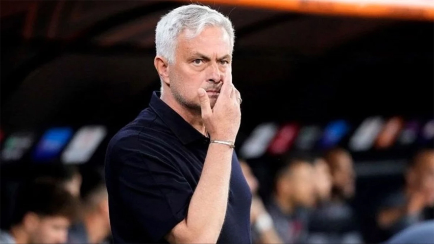 Jose Mourinho resmen Fenerbahçe’de