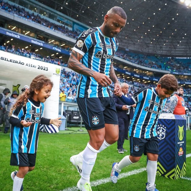 Gremio'daki kiralık sözleşmesini fesheden Joao Pedro, Fenerbahçe'ye geri döndü