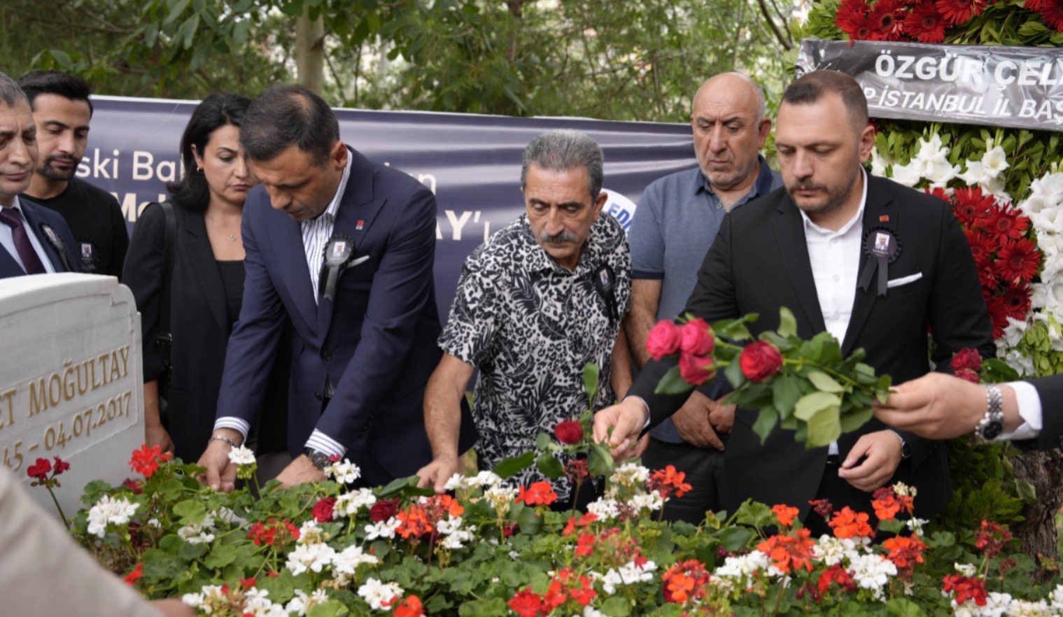 Eski Bakan Mehmet Moğultay kabri başında anıldı