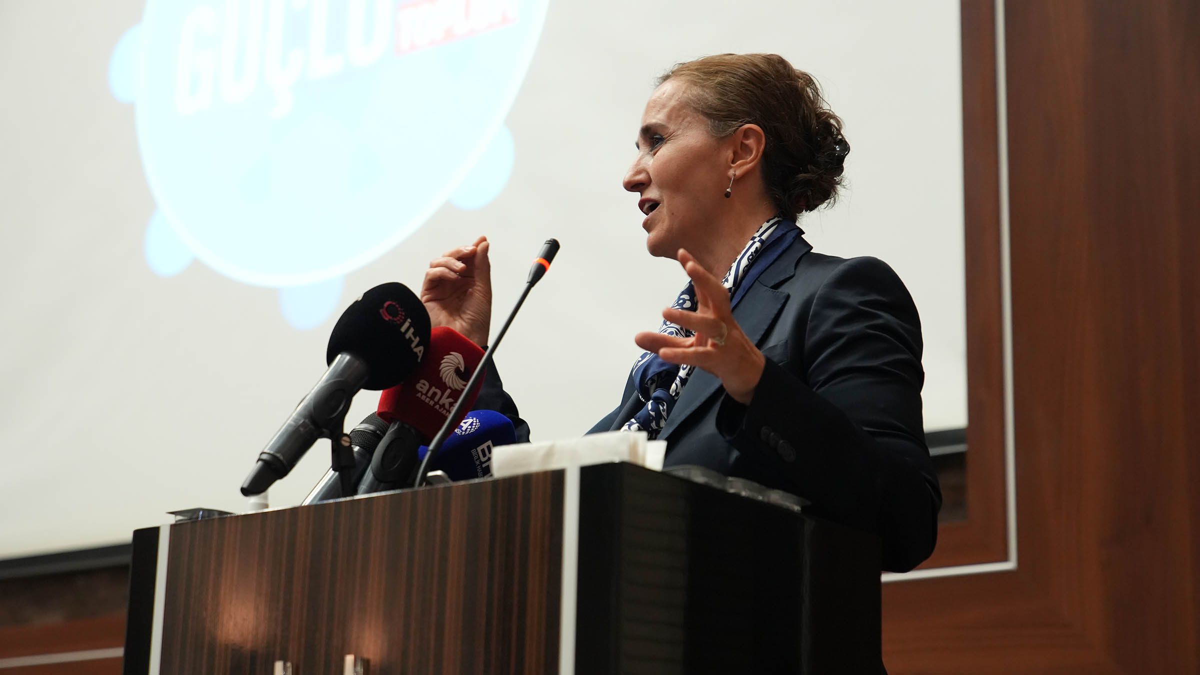 Bağımlılıkla mücadelede kararlılık mesajı verildi