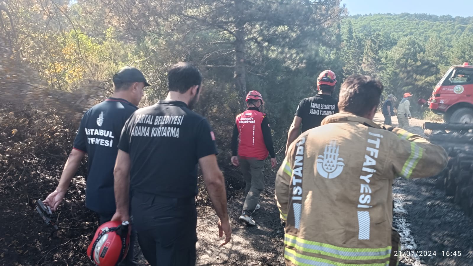 Kartal Belediyesi ekipleri orman yangınında canla başla çalıştı