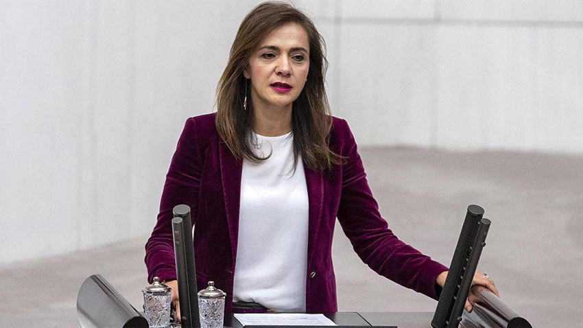 Gamze Akkuş İlgezdi ‘Emekli simit ayrana muhtaç!’