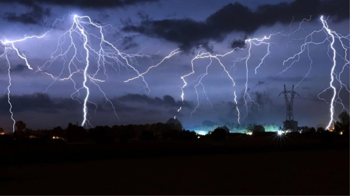 Hindistan’da yıldırım isabet eden 63 kişi hayatını kaybetti