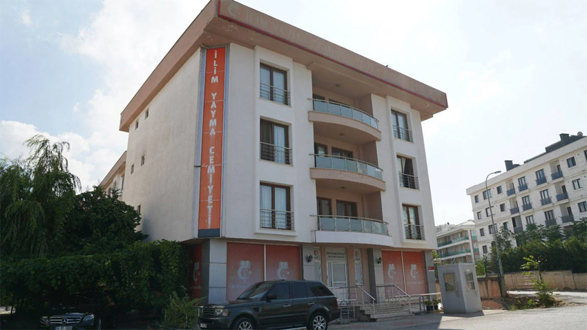 Tuzla Belediyesi vakıflara verilen taşınmazlara tahliye istedi