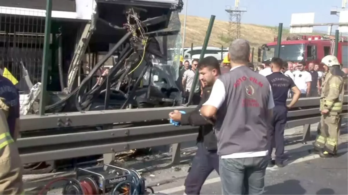 Metrobüs kazasında resmen can pazarı yaşandı!