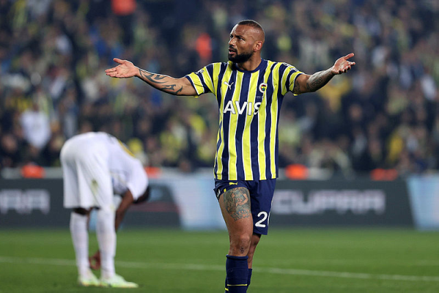 Fenerbahçe'nin kovmaktan beter ettiği yıldızı Acun Ilıcalı kaptı