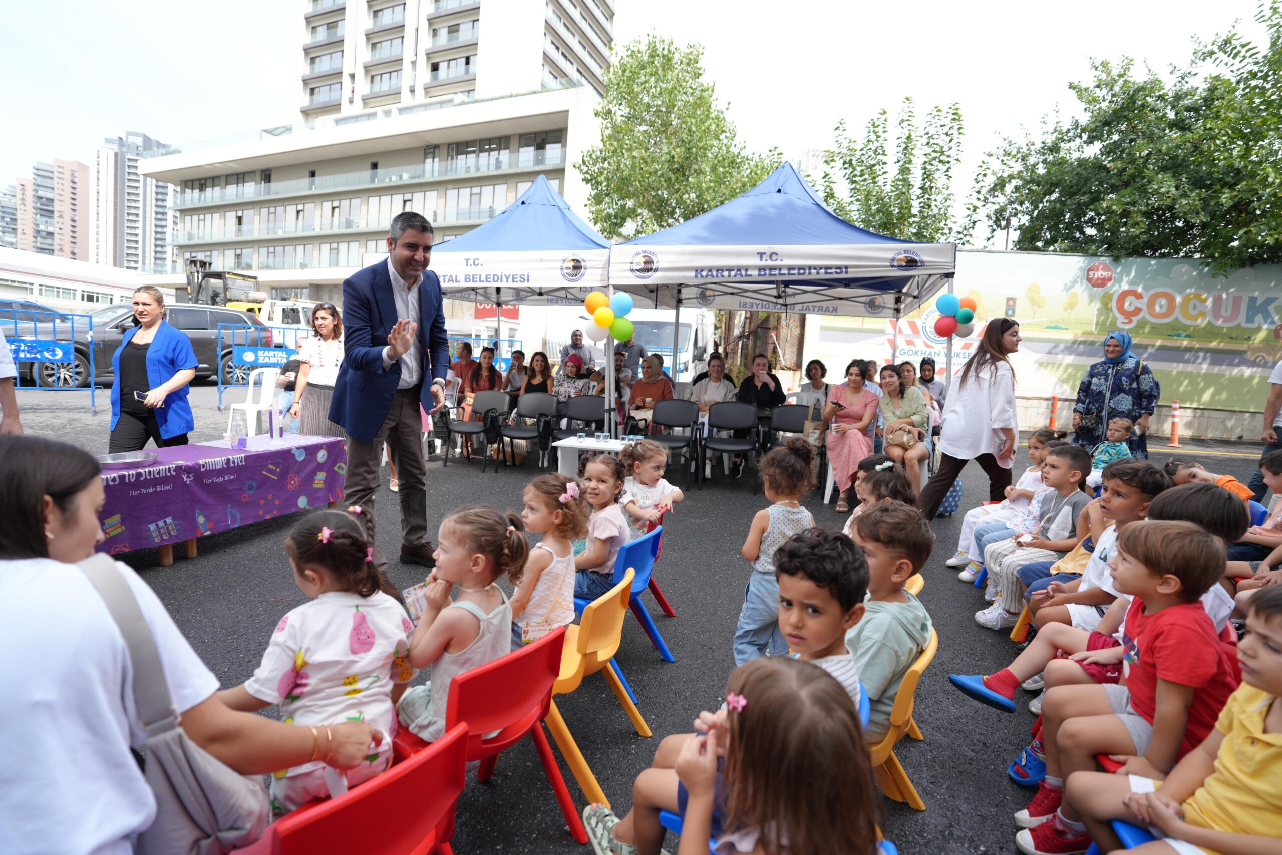 Kreşli çocuklar Bilim Şenliği ile eğlenirken öğrendi