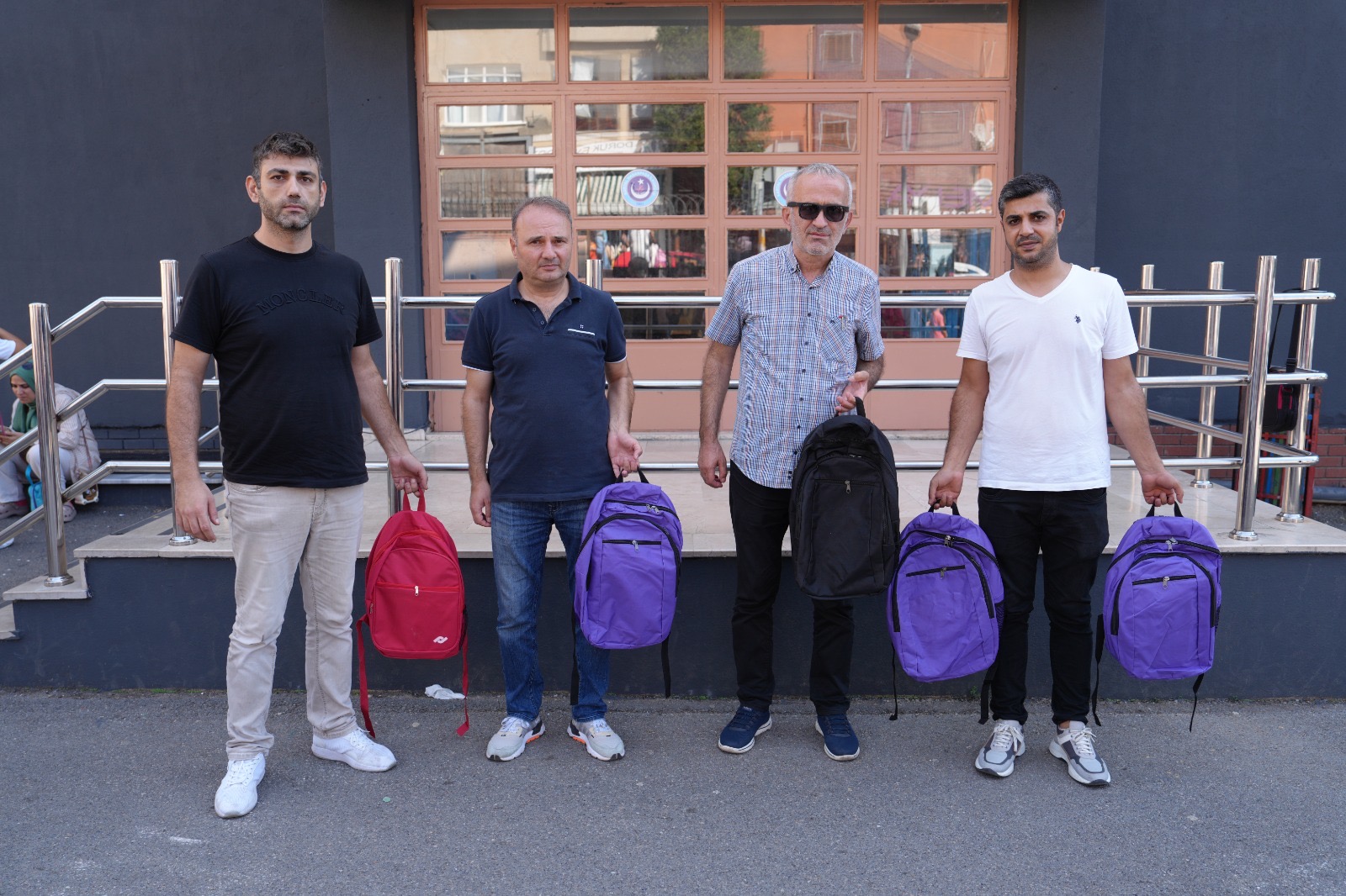 Kartal Belediyesi’nden öğrencilere kırtasiye desteği