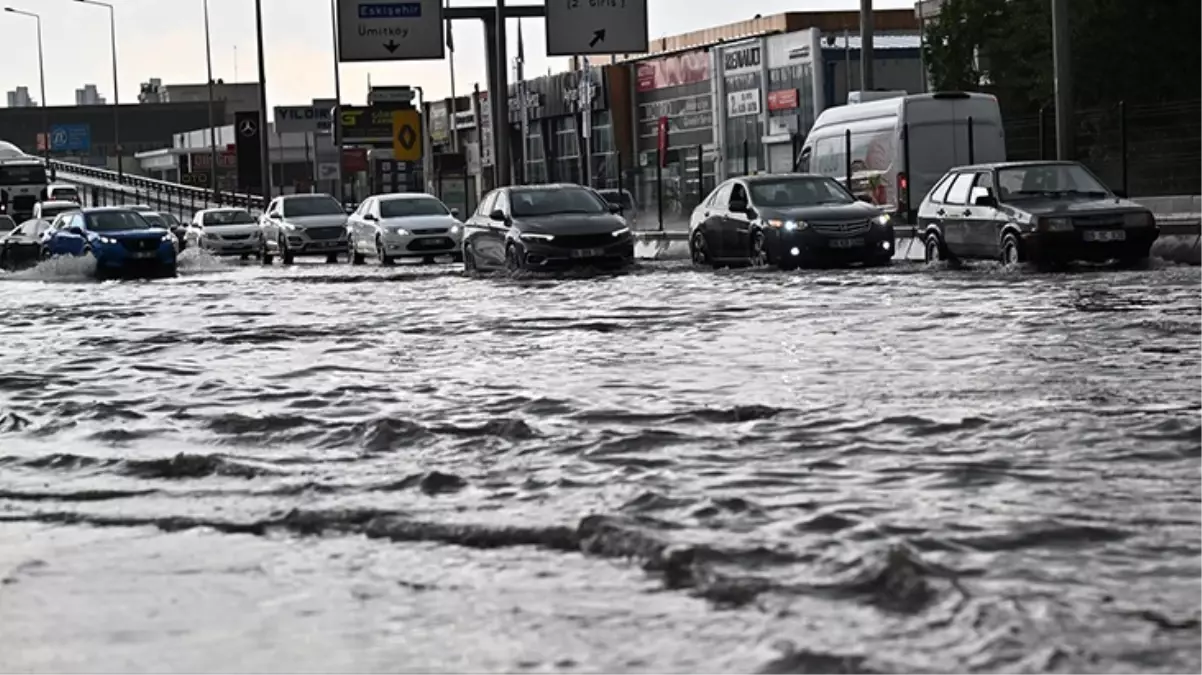 Ankara’da sağanak yağış hayatı kabusa çevirdi