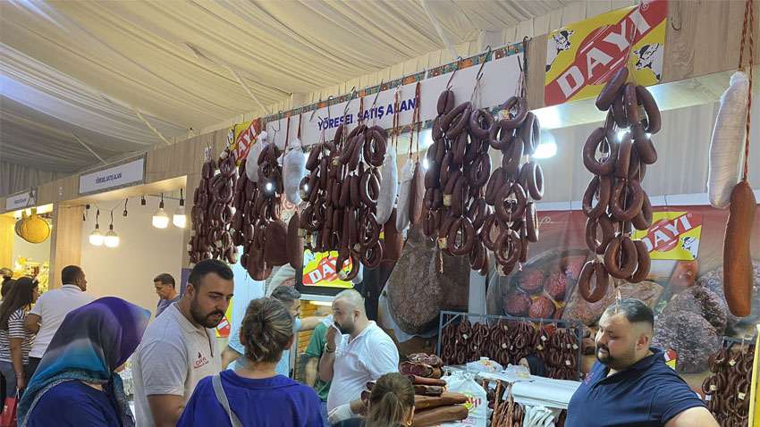 Sivas’ın meşhur Dayı sucukları Yenikapı’da