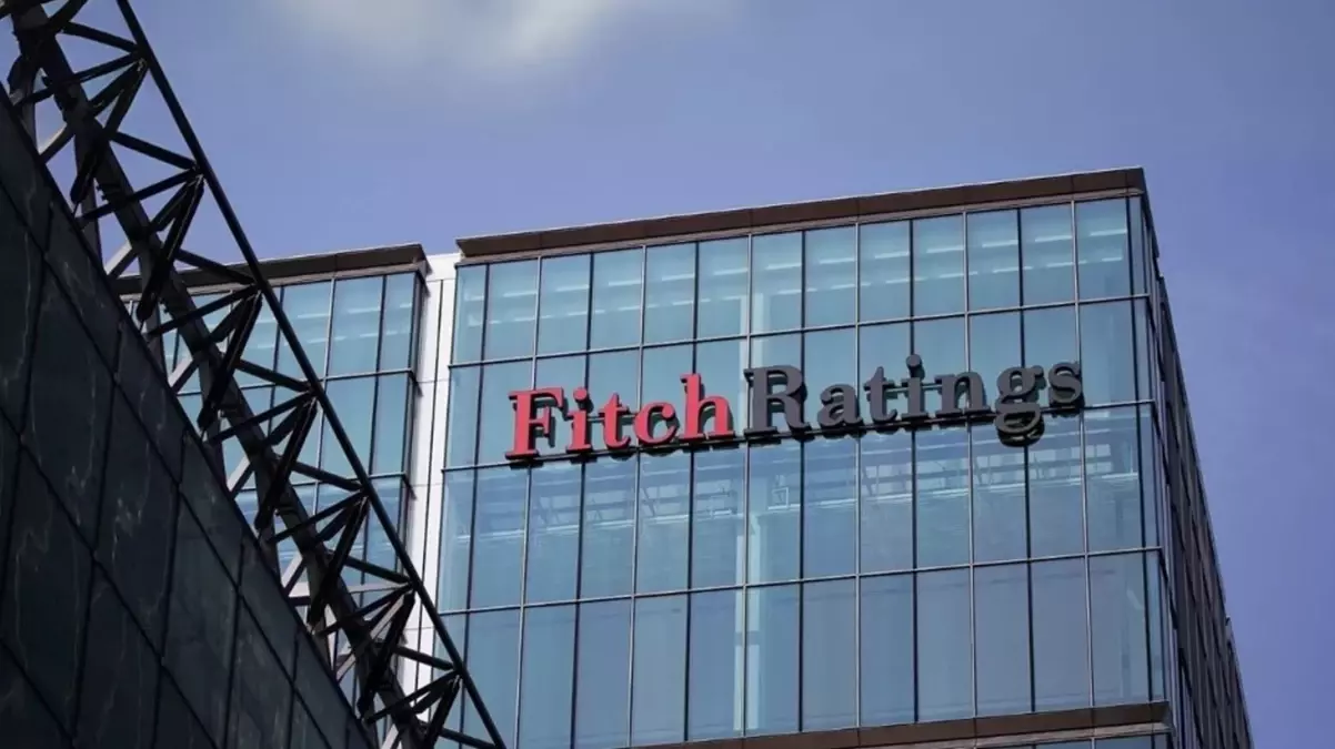 Fitch Türkiye’nin kredi notunu artırdı