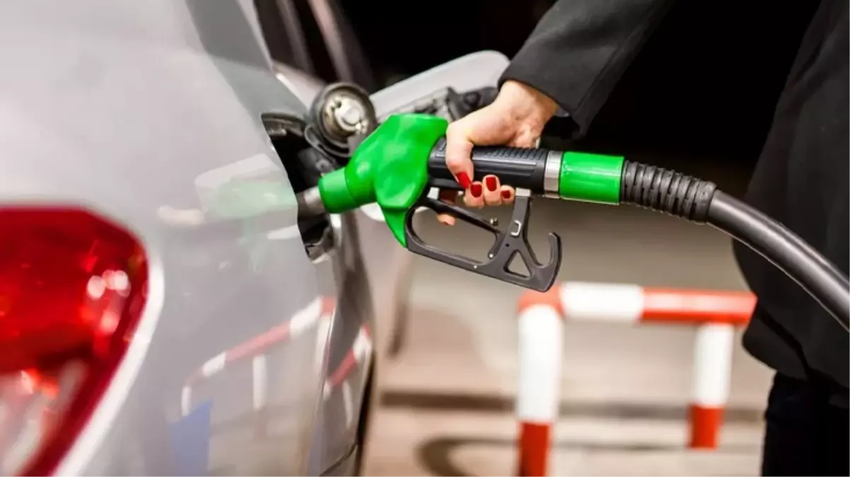 Gece yarısı akaryakıta okkalı zam!