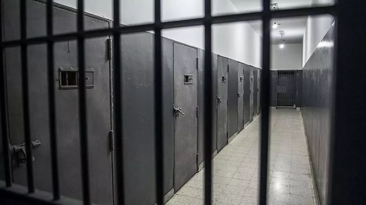 Mahkumlar yanlışlıkla tahliye edildi!