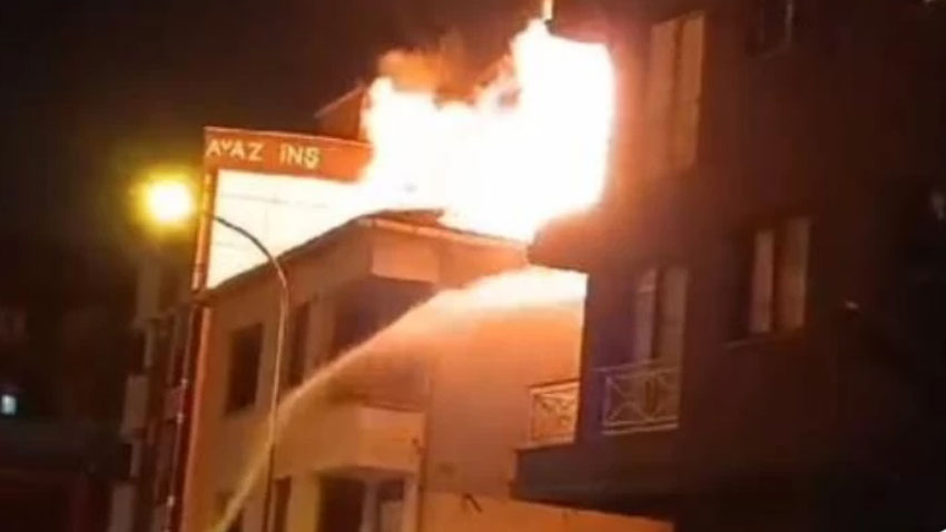 Kartal’da metruk bir bina alev alev yandı