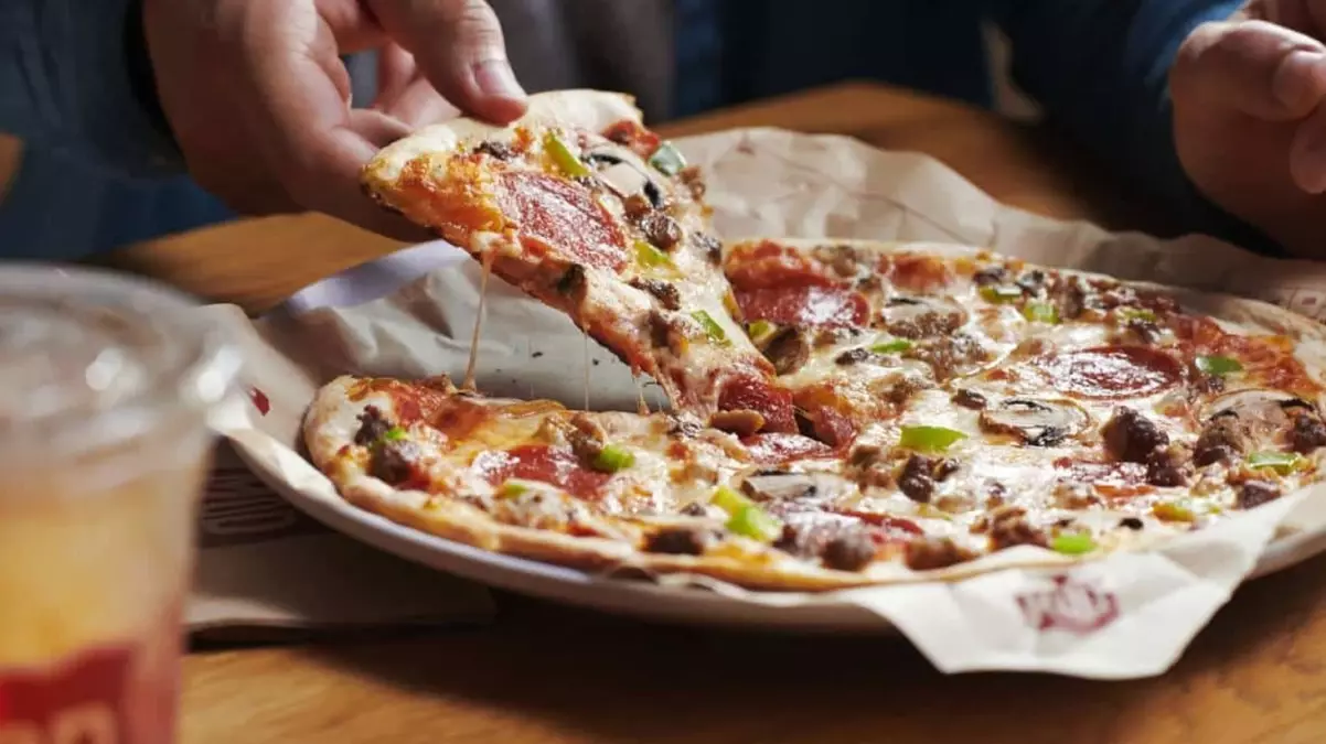 Küresel kriz ünlü pizza devini de vurdu!