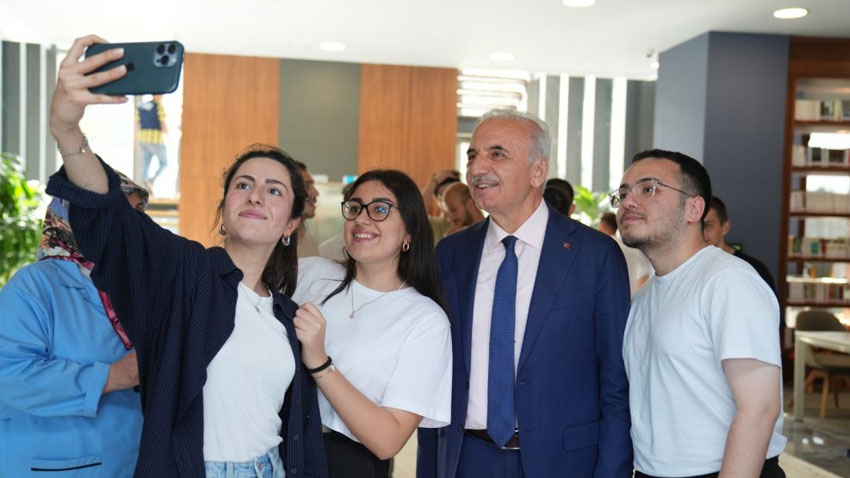 Ümraniye Belediyesi’nden Üniversiteli Gençlere Büyük Destek