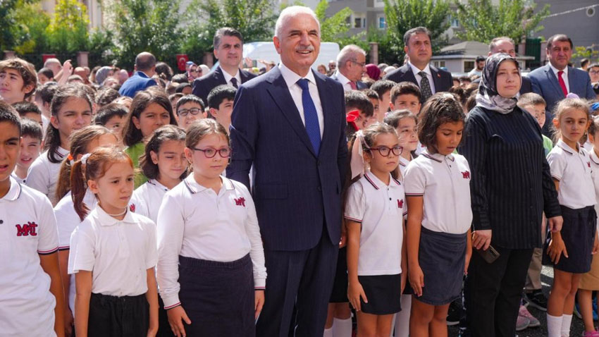 Ümraniye’de ilk ders zili çaldı