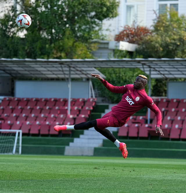 Victor Osimhen'den Florya'da olay hareket