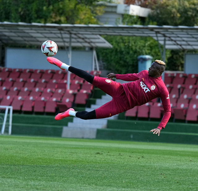 Victor Osimhen'den Florya'da olay hareket