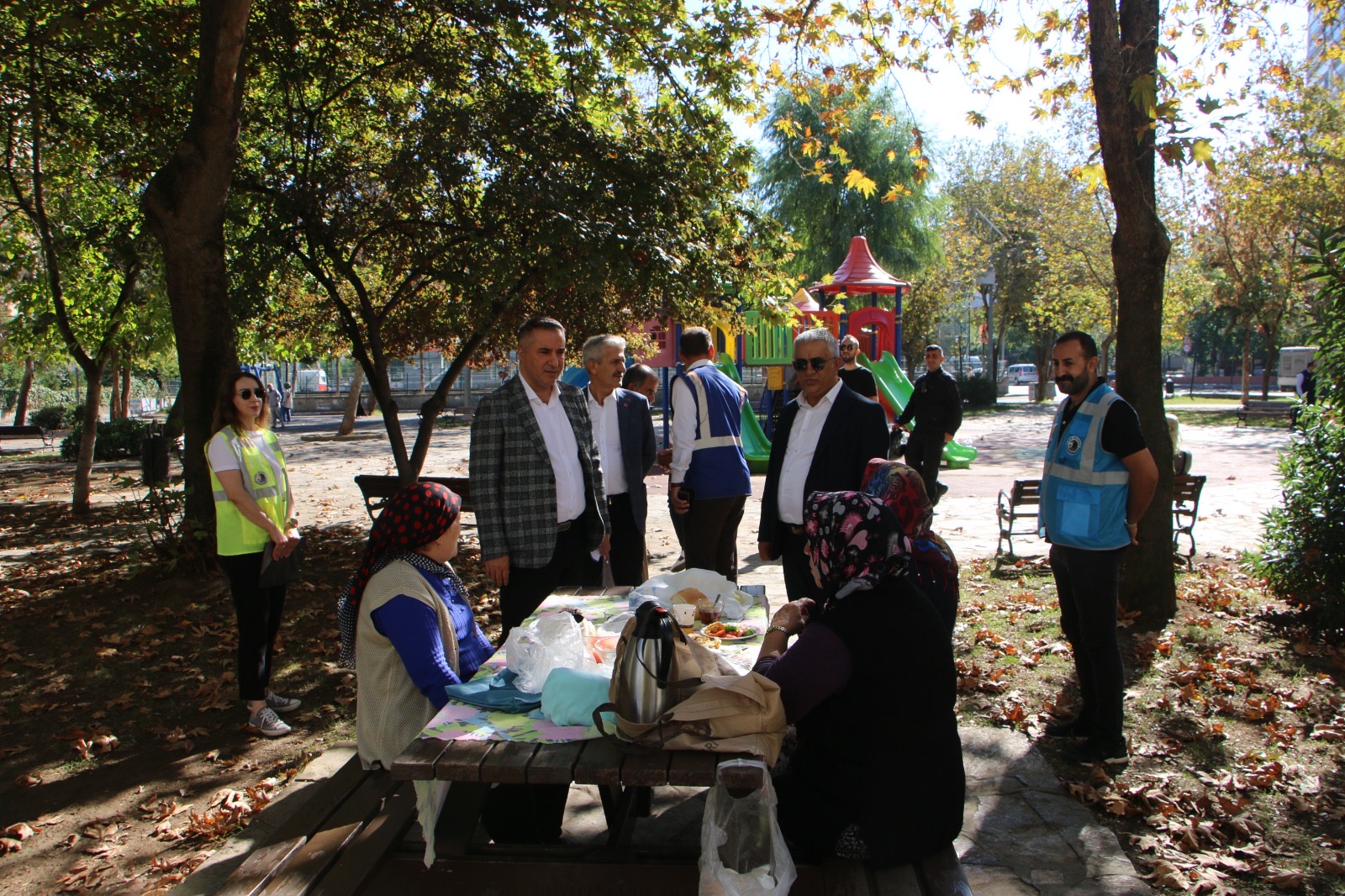 ‘Çözüyoruz Kartal’ ekibi Esentepe Mahallesi’ndeydi