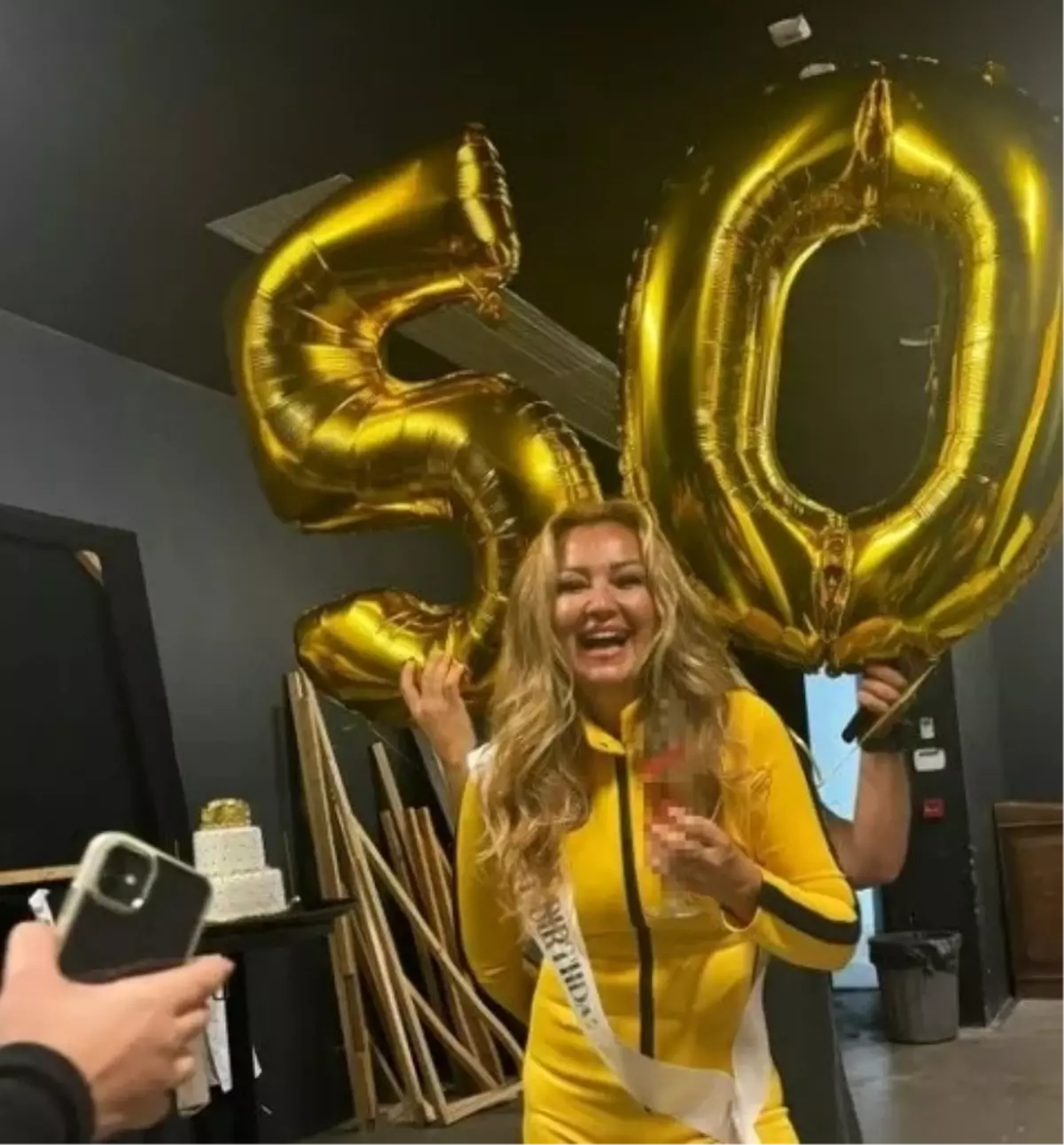 Pınar Altuğ yeni yaşında güzelliğiyle büyüledi